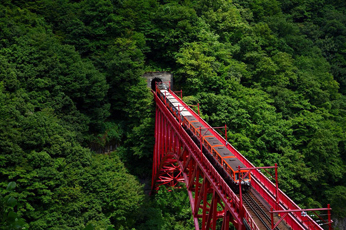 黒部峡谷トロッコ列車